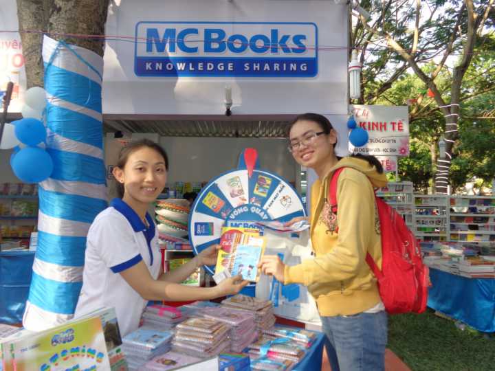 MCBOOKS THAM GIA HOI SACH LAN VIII TP HO CHI MINH 2014 01