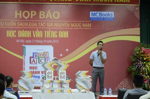 Sach Hoc danh van tieng Anh duoc viet nen tu tinh cha con