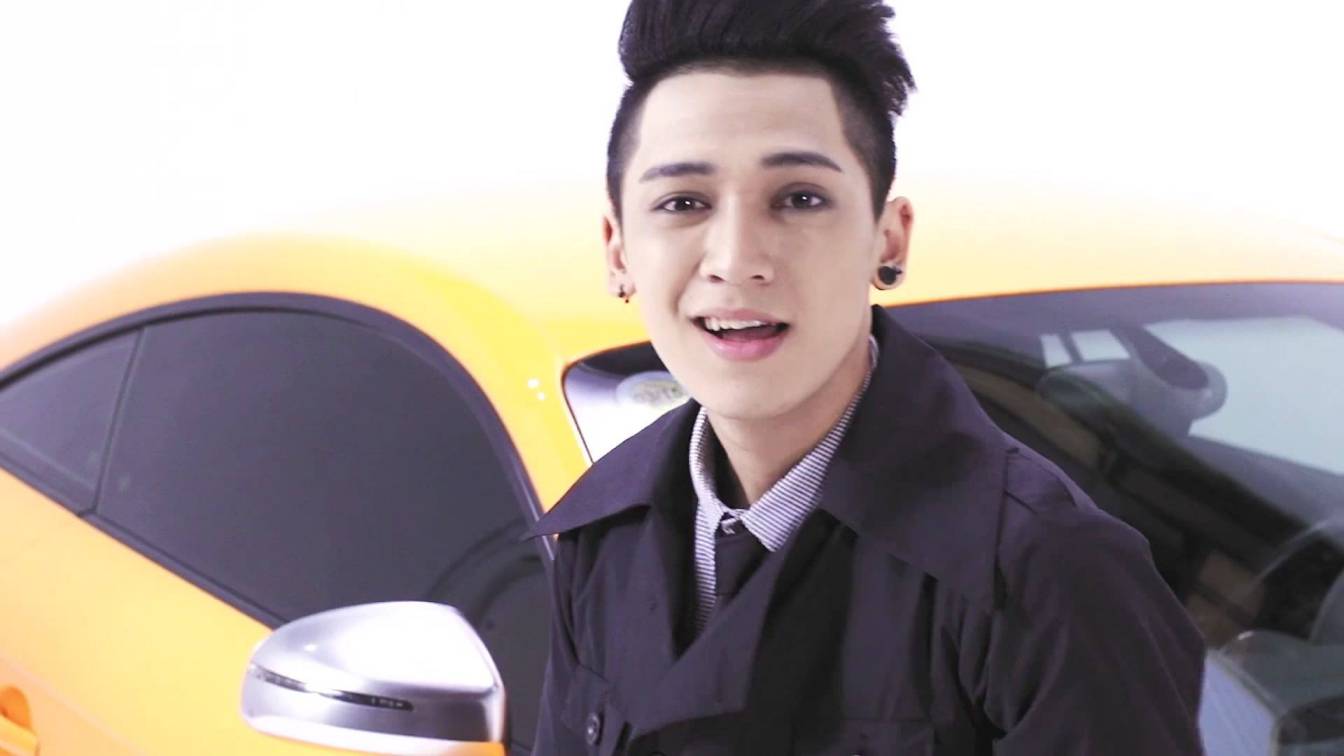 tieu su ca si tronie ngo 10