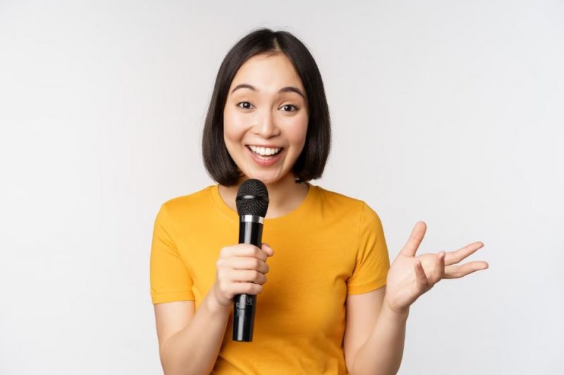 Top 5 sách giao tiếp tiếng Anh hay nhất cho mọi trình độ