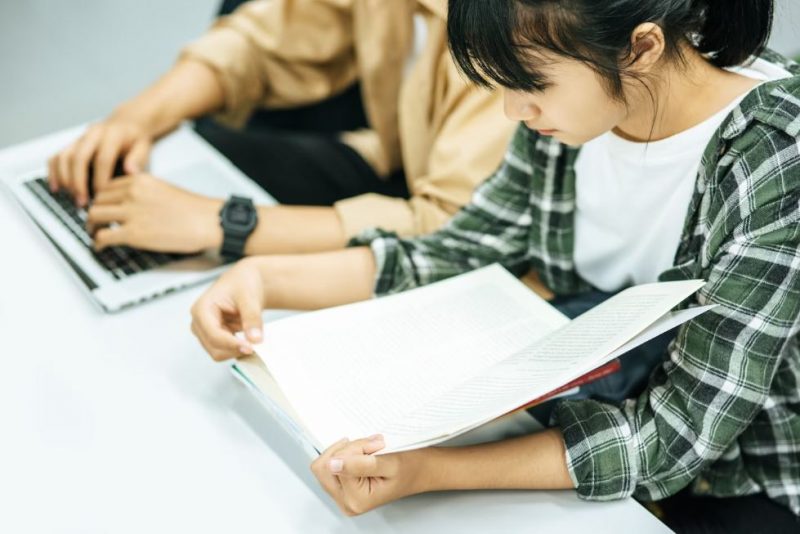 Top 5 sách luyện thi tiếng Nhật hay nhất cho mọi kì thi