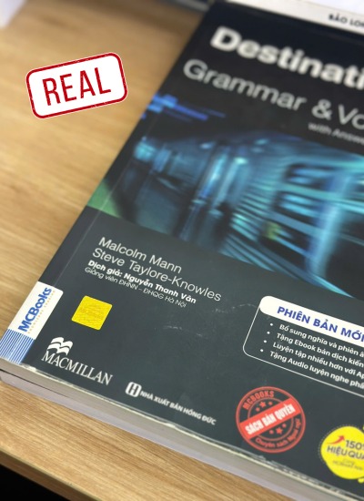 Team chống giả sách Destination nhà MCBooks