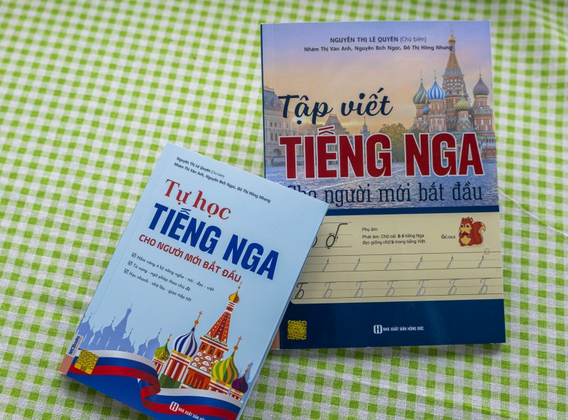 Bộ sách Tự học tiếng Nga và Tập viết tiếng Nga cho người mới bắt đầu