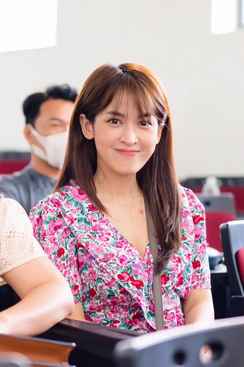 di hop phu huynh cho con ba me tre dep choi loa nhan loi khen nuc no 1a 1663554101 506 width780height1172